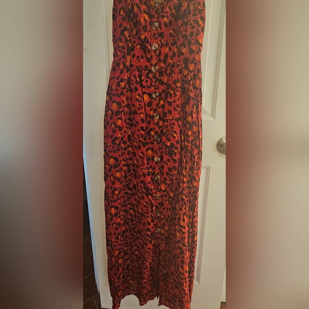 Piece that I have acquired and gently wore. Fun, flirty, and fabulous!
